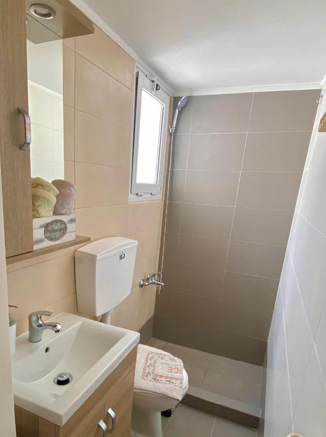 Apartment With Beautiful View Of Lycabettus Atenas Exterior foto